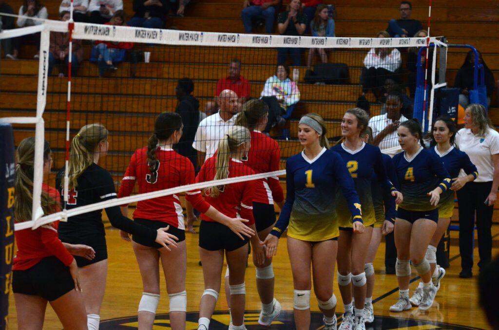 Strawberry Crest volleyball’s season comes to an end in district